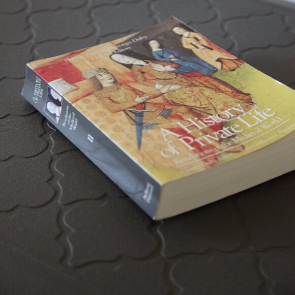 A History of Private Life: Revelations in the Late Medieval World. - Picture 6 of 8